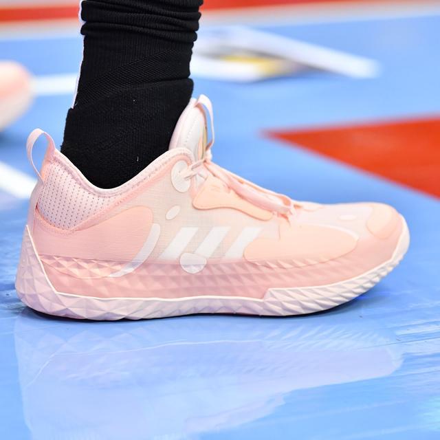 包含今夜体能课后；上海久事远射贴柱备战全明星赛；赛场秩序良好；赛季目标并未改变的词条九游APP